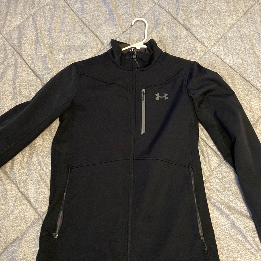 Under armour size small black jacket